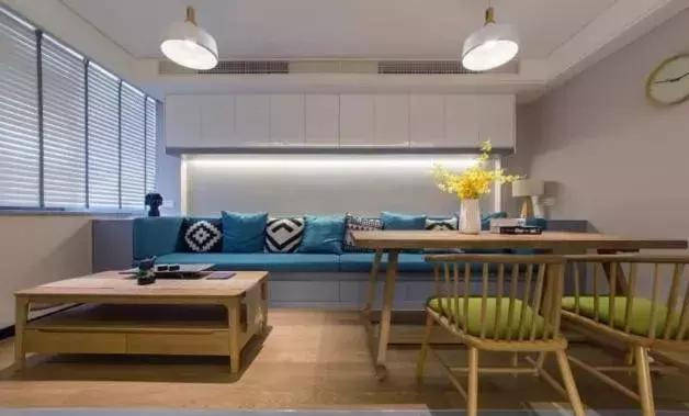 老公坚持让木工打沙发头顶设一排柜子太聪明了忍不住晒晒