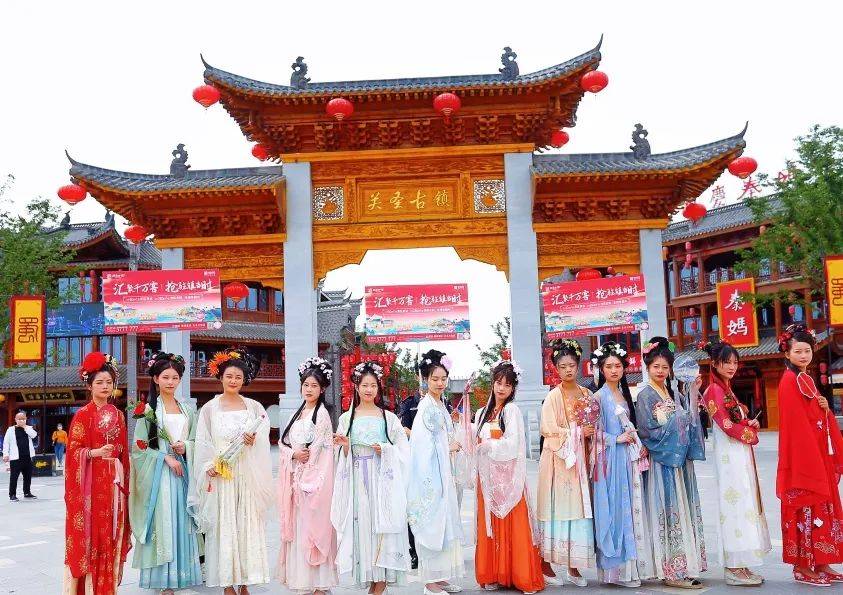 五一爆款出游地，关圣古镇第二届汉服文化节惊艳无数游客！