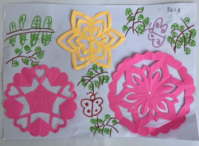 的对称美———浐灞第十二小学三年级数学实践活动_生活_图形_轴对称