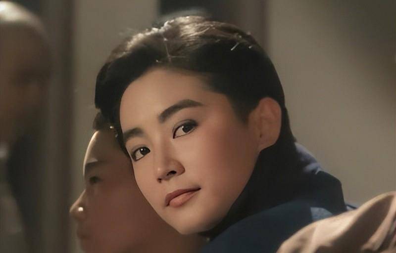 同样是女扮男装把唐嫣杨幂和林青霞放在一起差别一目了然