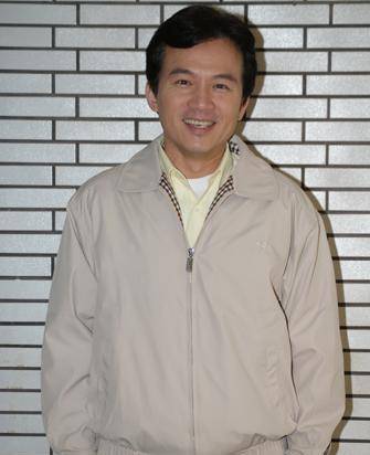 孙鹏,孙安佐父亲,也算是台知名的演员,主持人.