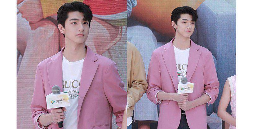 男星粉色西装,李现优雅,肖战可爱!_图片_来源_微博
