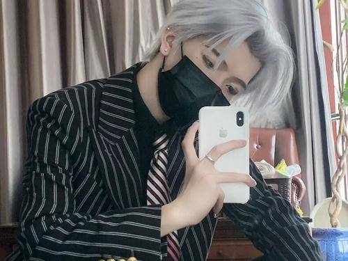 原创七鹤大人为证自己颜值高特意剪寸头出镜却意外帅成韩剧男主