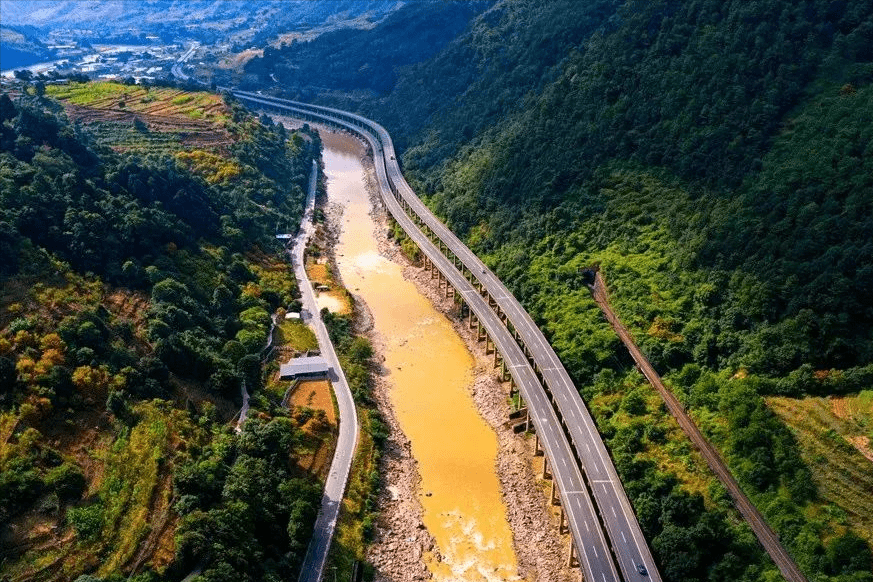 四川省安宁河谷图片