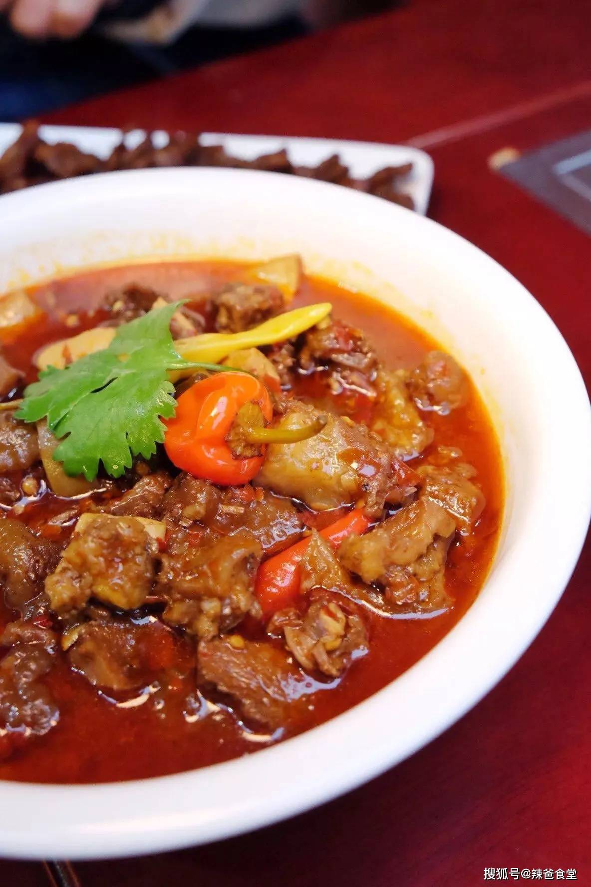 黄焖牛肉在鄂菜中是非常常见的经典家常菜