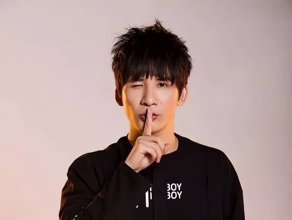 原创大张伟世间所有的快乐悲伤都因人际关系世界永远不会让你满意