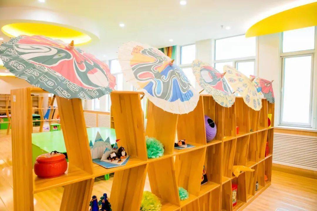 提升孩子审美能力涂乐岛美术课程下面就一起来了解一下蓝天海跃幼儿园