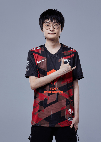 原创最惨电竞选手高天亮连续两次被自家中单背刺