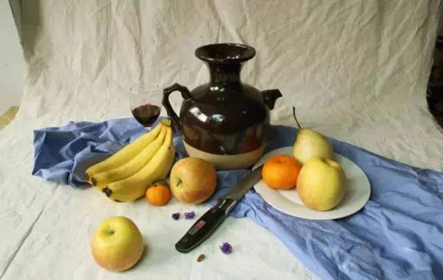 水粉白盘子怎么画才能又亮又白|水粉白盘子怎么调色_色彩_考试_颜色