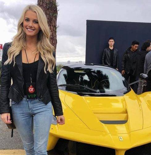 粉丝过百万身材比柳岩还好,网友:这谁还看赛车啊_林赛_布鲁尔_极限