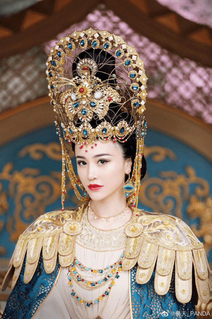 葛天晒古装剧照一颦一笑仙气十足