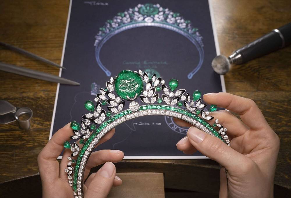 宝格丽jubileeemeraldgarden王冠庆祝伊丽莎白二世登基70周年