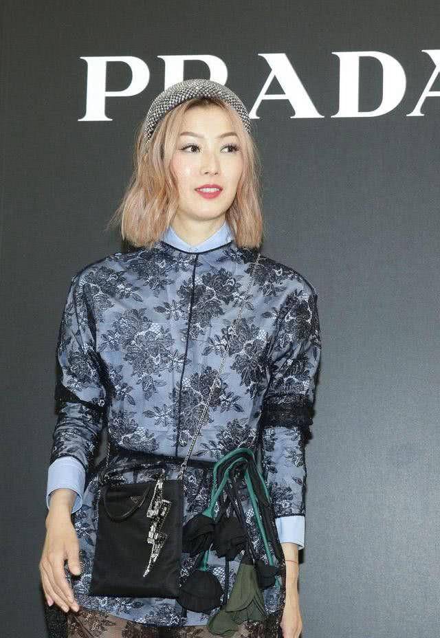 原创郑秀文就身材维持的好穿衣时好时坏风格迥异总让人刮目相看