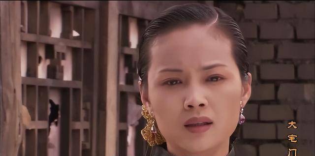 原创再看大宅门至死不认黄春藏着大格格作为母亲对女儿最狠的爱