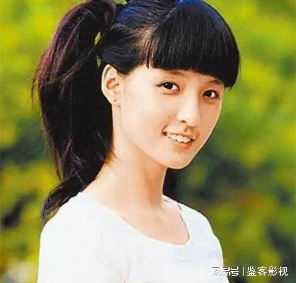 火辣泳装照,俩女儿漂亮会唱跳却不火,网友点破真相_焦曼婷_身材_照片