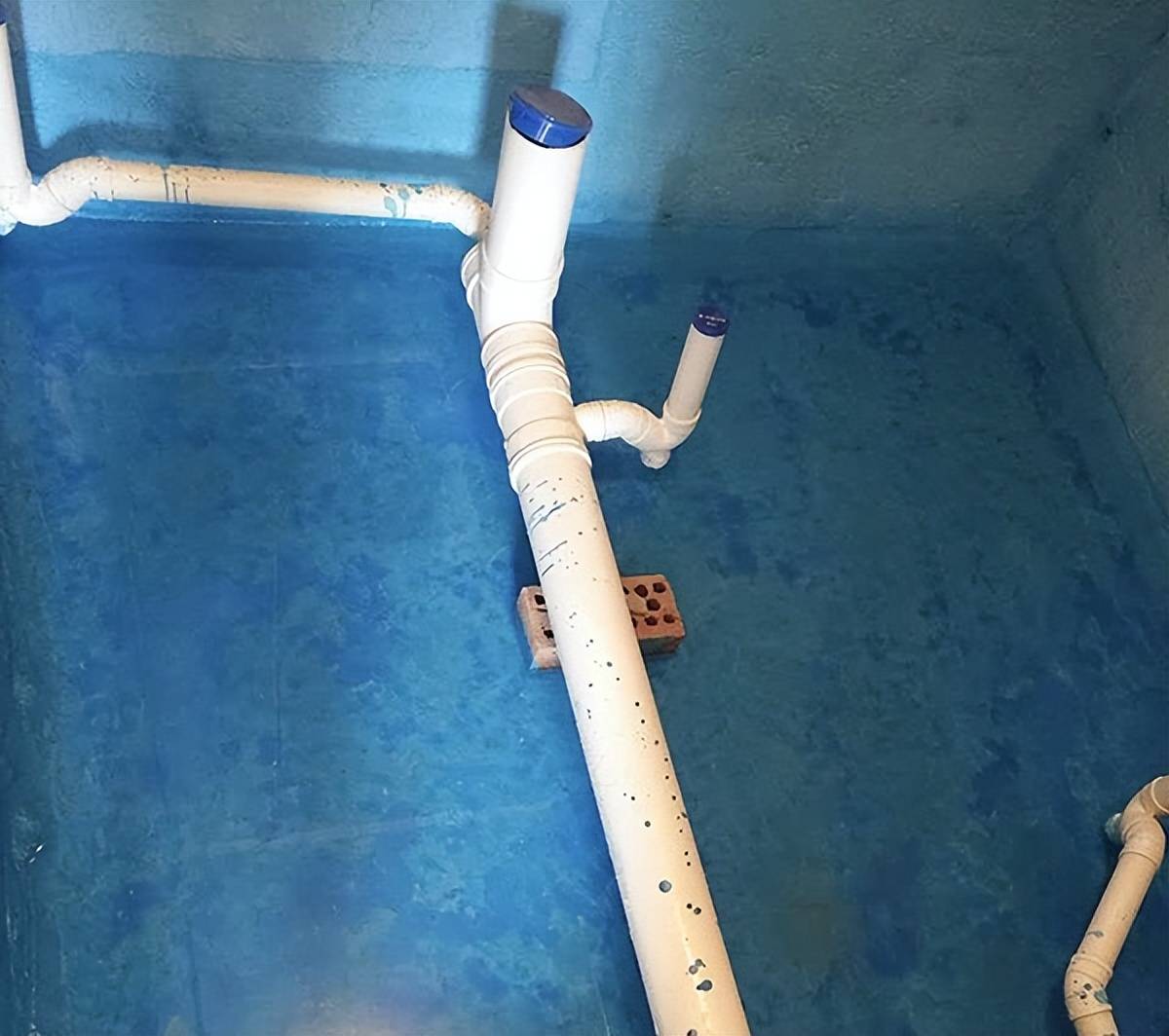 旧房翻新中卫生间改造翻新沉箱防水该不该做?_施工_浮灰_时候
