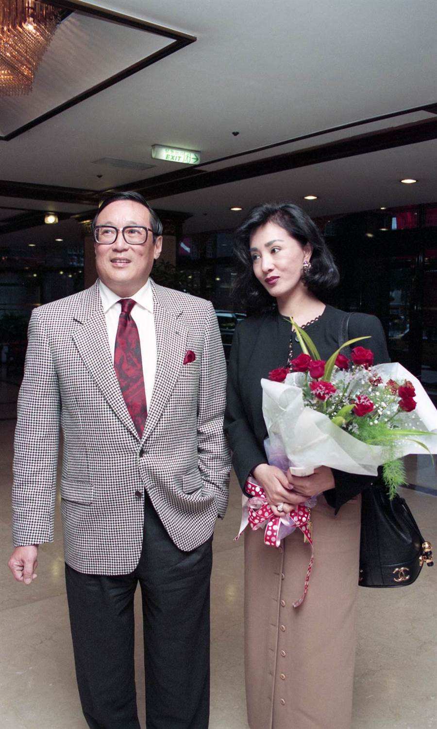 隐忍44年熬死花心丈夫,斗情妇赶私子,晚年独吞70亿家产_何莉莉_赵世光