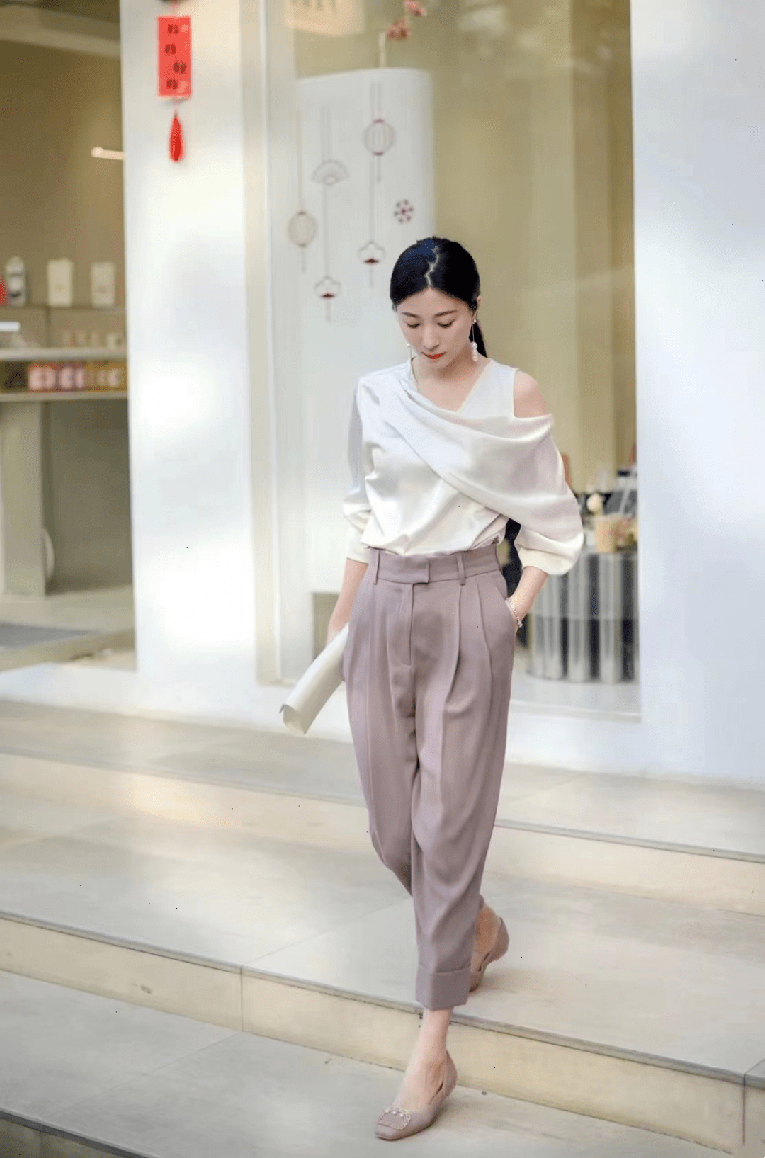 真丝衬衫的3种穿搭技巧好看高级