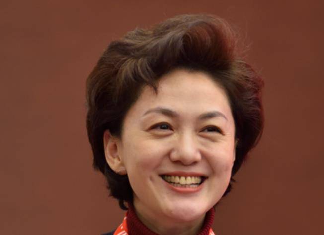 低调了近20年,海霞老公是原来是他,女儿长相漂亮比她还美_罗永章_电视