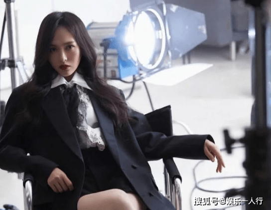 唐嫣的豪宅曝光,客厅里种上了树,好身材原来是这么来的_罗晋_沙发