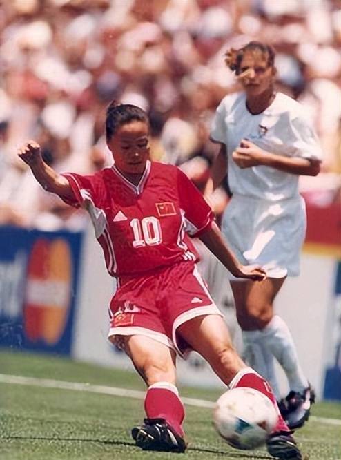 刘爱玲:15年国家队10号,为足球奉献青春,37岁才生子_中国女足_商瑞华