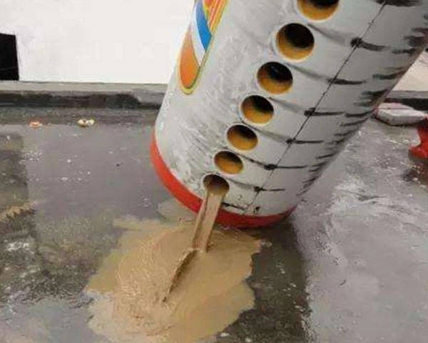 太阳能热水器应该怎么清洗才能洗净
