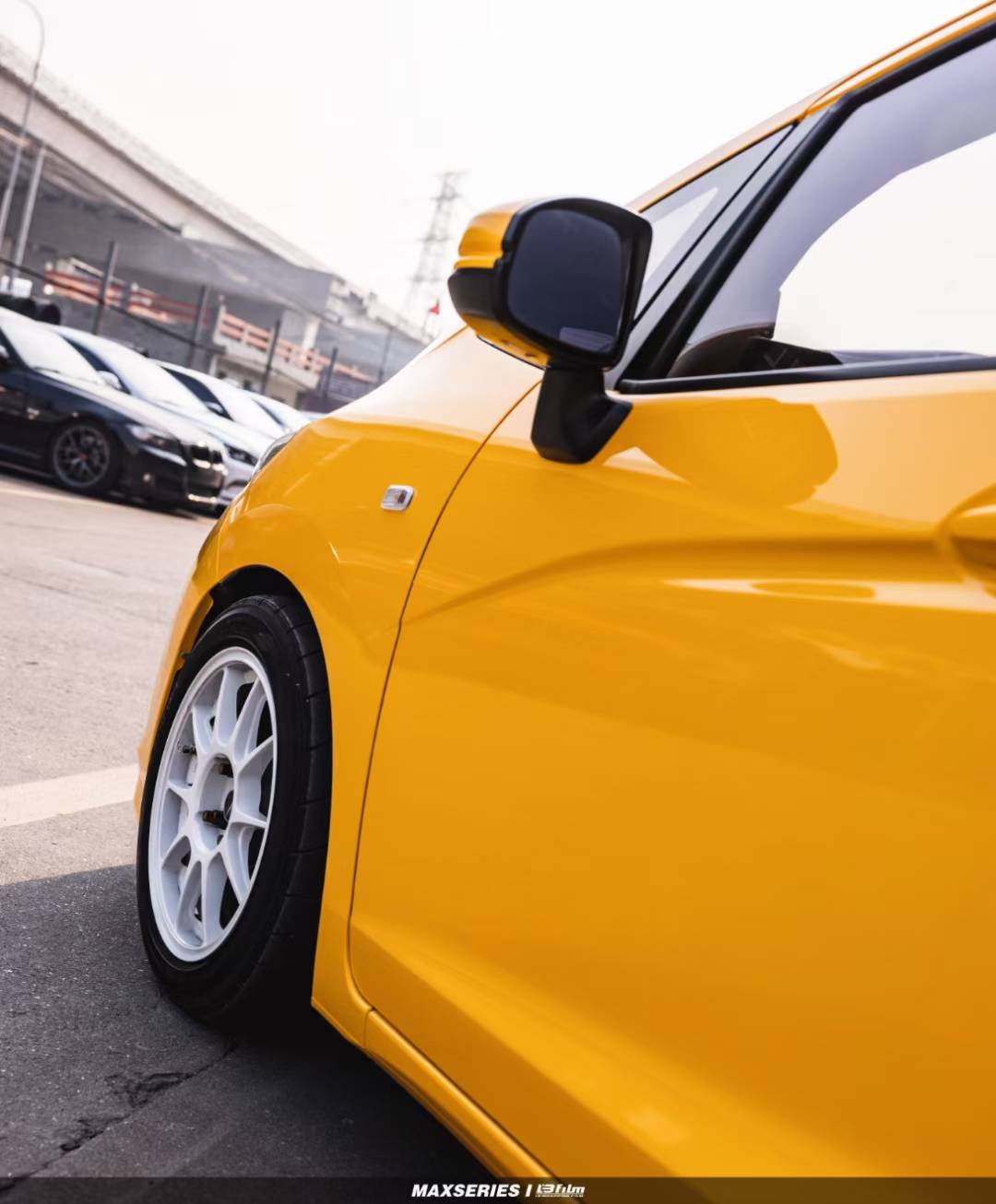 lbfilm改色膜本田飞度gk5超亮莫兰黄