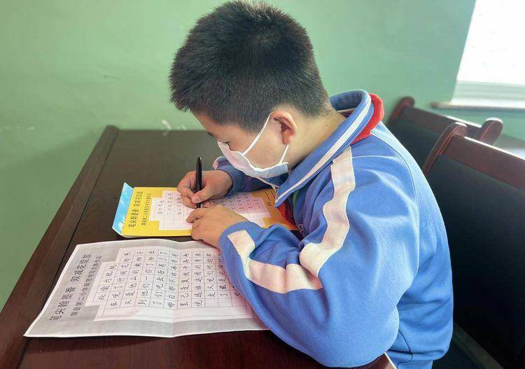 笔尖翰墨香双减花绽放隰县第二小学举行规范书写大赛