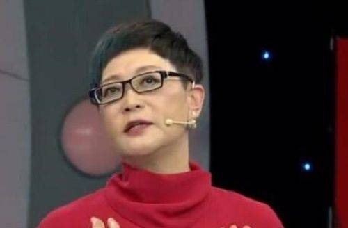 原创第一个春晚小品女演员因婚变导致毁容如今复出重拾自信