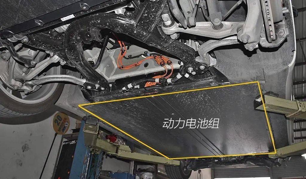 而model3的前后电机有副车架保护,所以model3磕到底盘,十有八九都是磕