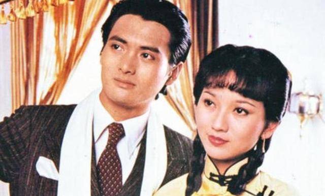 吕良伟的"空气二郎腿",让网友又疑惑了_养生_评价_业务