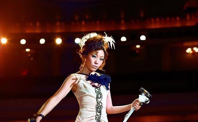 原创歌手陈琳两度婚姻不幸39岁从高楼上一跃而下留给母亲30万