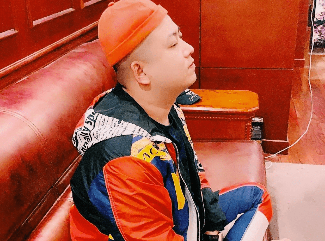 原创网红天津李四受邀当选慈善协会理事放话挣的钱都捐了