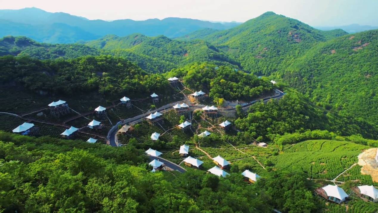 浉河区把民宿轻轻放在山水间