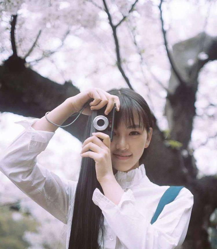 原创同为武大校花一个销声匿迹无人识一个如今片约不断