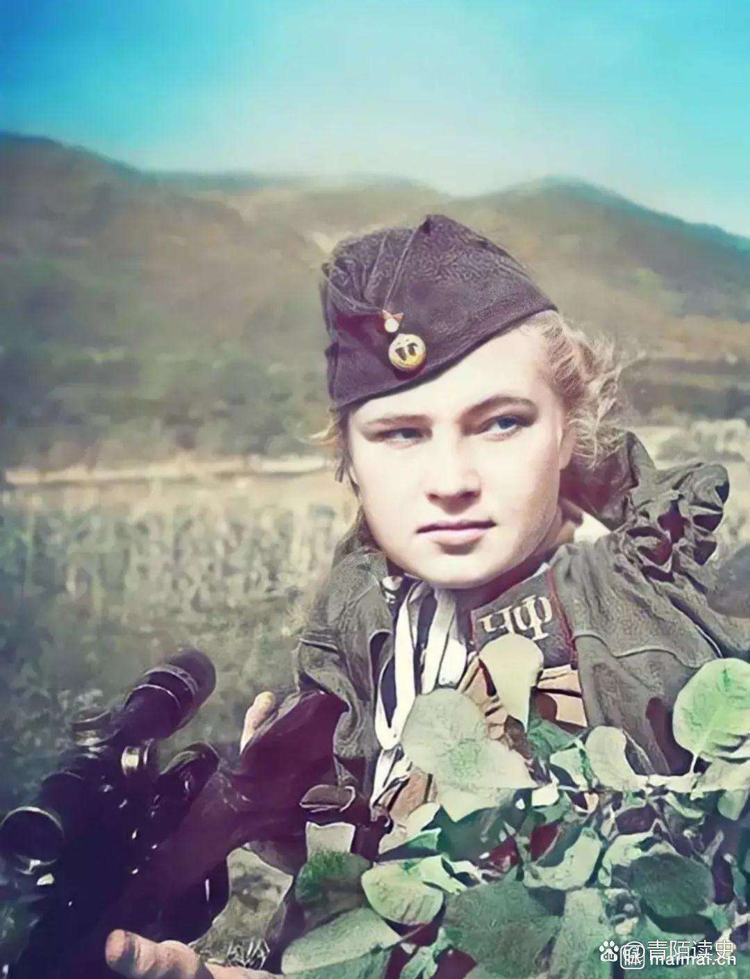 1943年春天正在伏击的苏联女狙击手罗诺夫伊丽莎白
