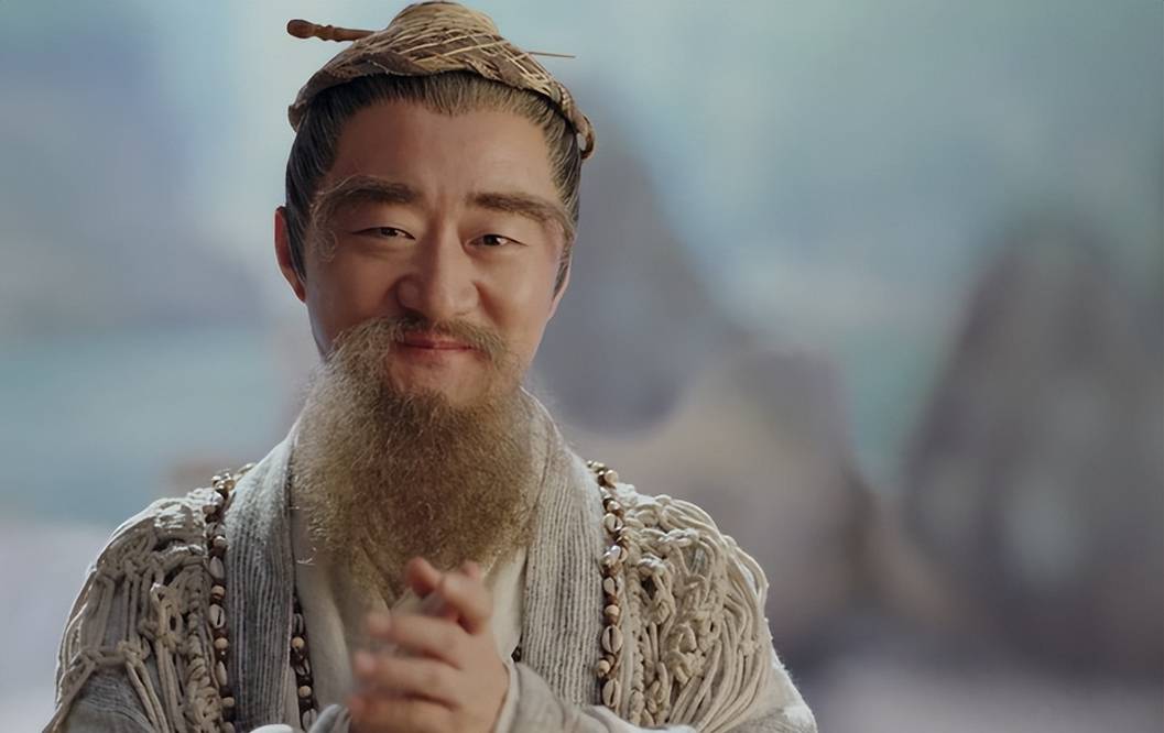 换造型如"换头",演完《有翡》再演《请叫我总监》,愣是没认出_王星瀚