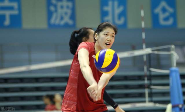 中国女排2022世联赛，14人大名单和首发7仙女预测！能打进8强吗