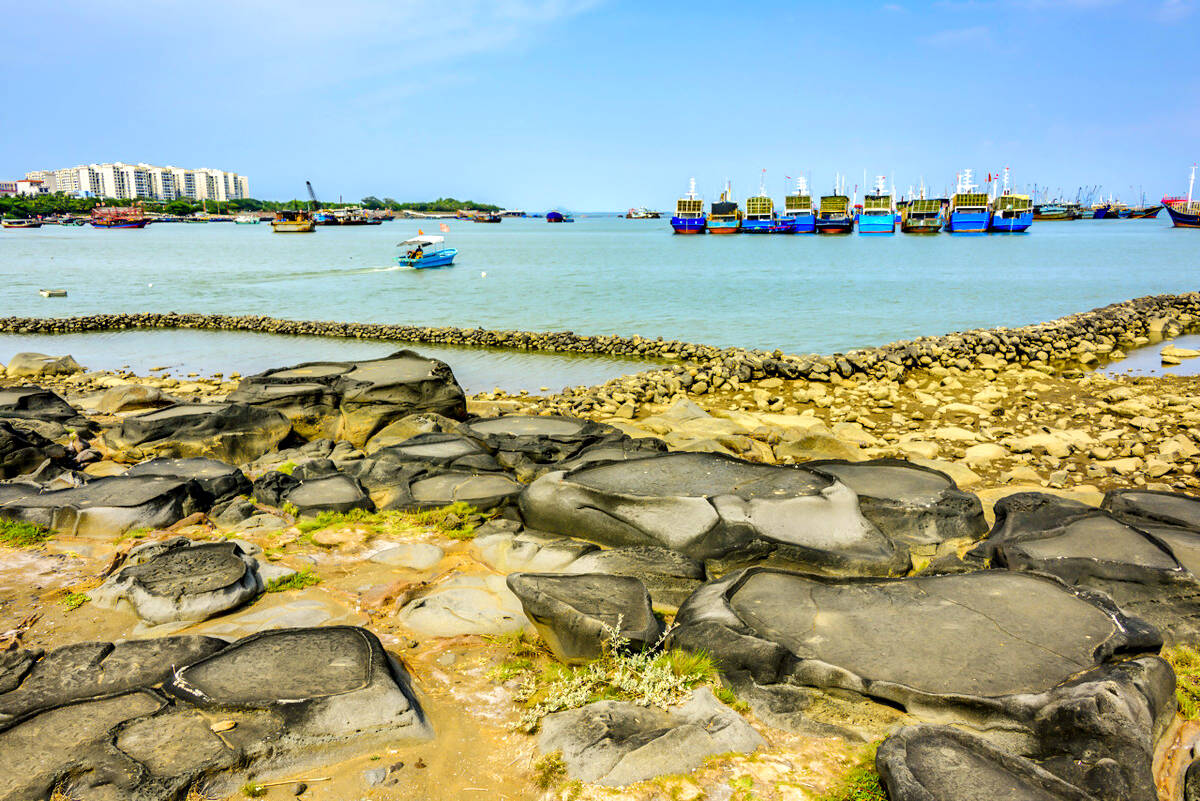 大唐遗砚晒出千年岁月风花海南儋州千年古盐田