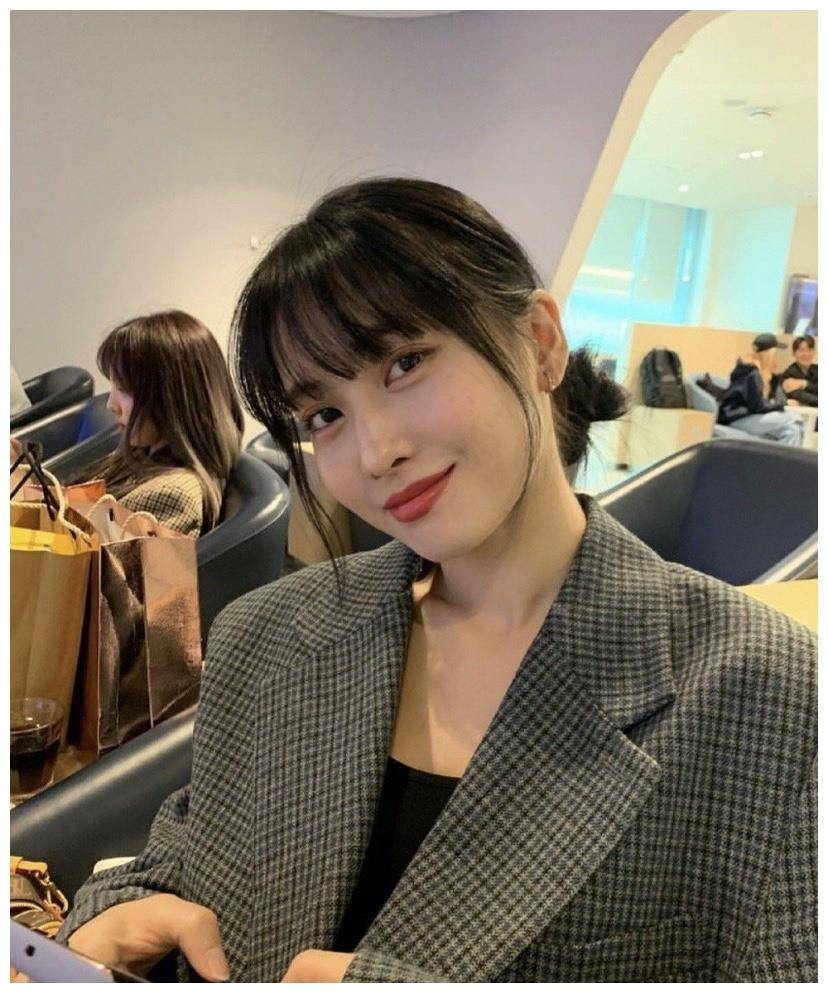 原创出道15年韩星金希澈恋情首曝光小13岁女友青春又靓丽