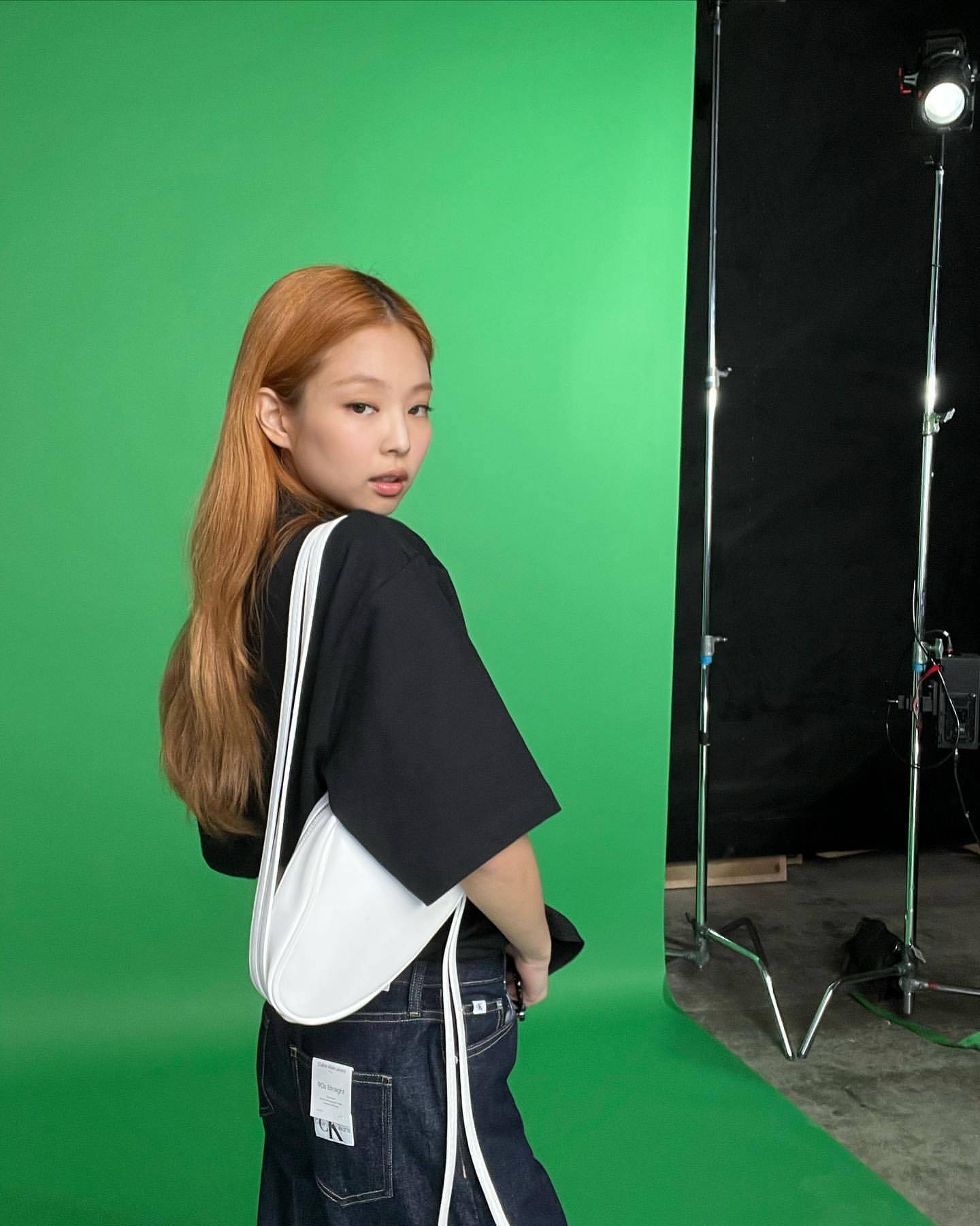 原创blackpinkjennie晒近况金发亮眼身材优越这是要回归了吗