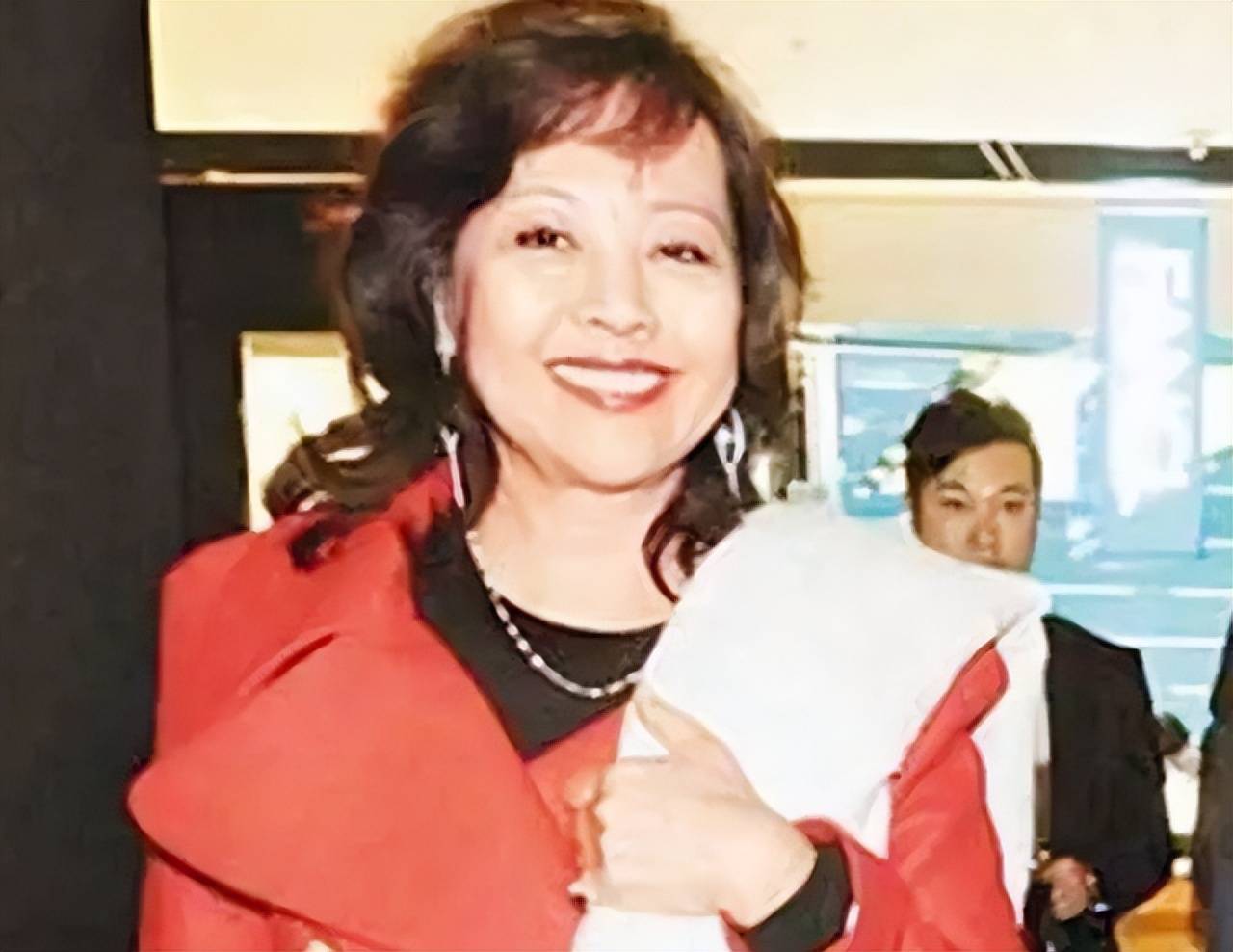 张子强家人近况:遗孀携20亿定居泰国,大儿子已工作,成餐厅厨师_罗艳芳