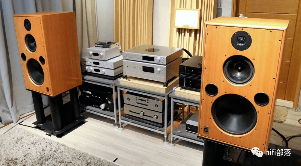 色味具全雨后初晴harbethm402旗舰书架音箱