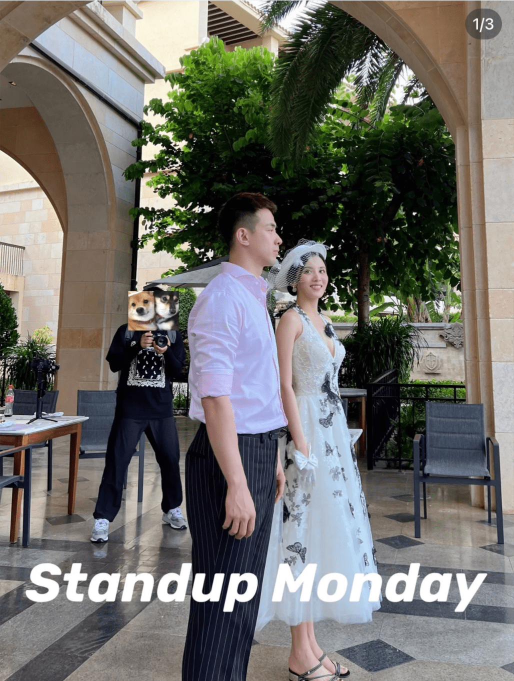 原创齁甜赵继伟和漂亮妻子三亚彩排婚礼范子铭风尘仆仆客串前方记者