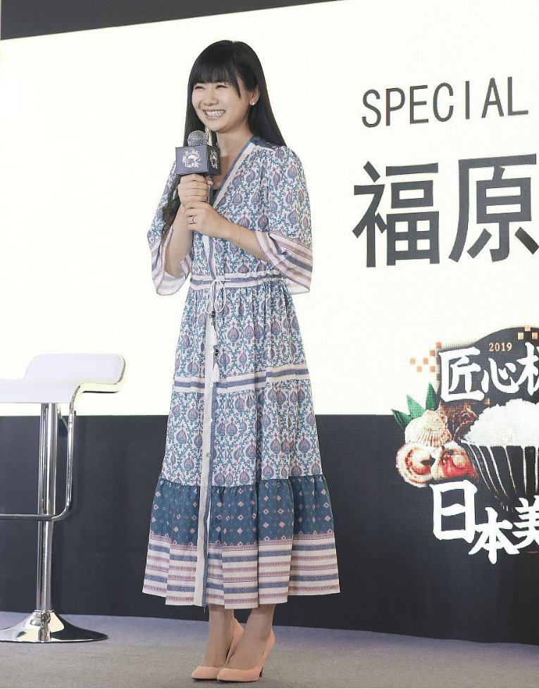 福原爱离婚后减肥变漂亮40岁穿白t还有少女气质看不出年龄