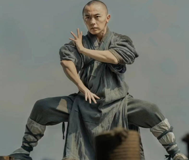 知名童星谢苗近况,为新戏疯狂健身,满头大汗胡子拉碴男人味足_电影