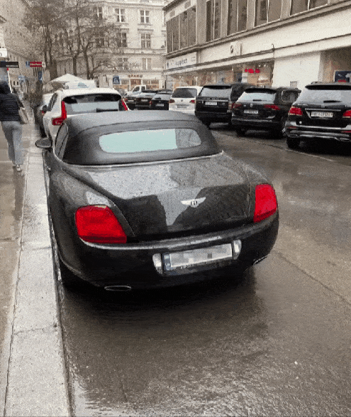 转：军援变豪车？乌克兰进口了8万辆豪车，乌市民喊话俄罗斯：快炸