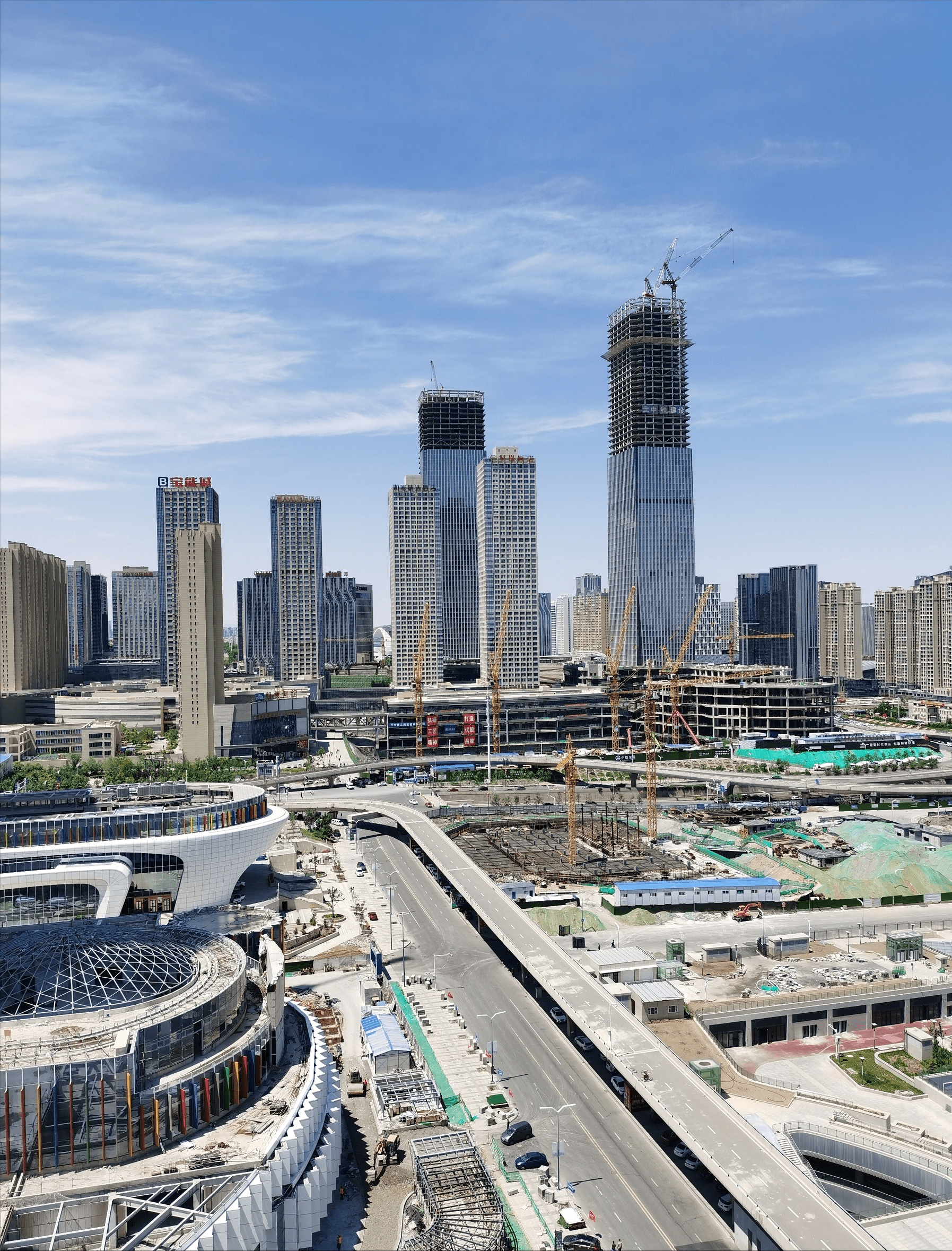 这5栋超高层建筑缔造出乌鲁木齐第一高建筑集群,刷新新疆城市建筑高度