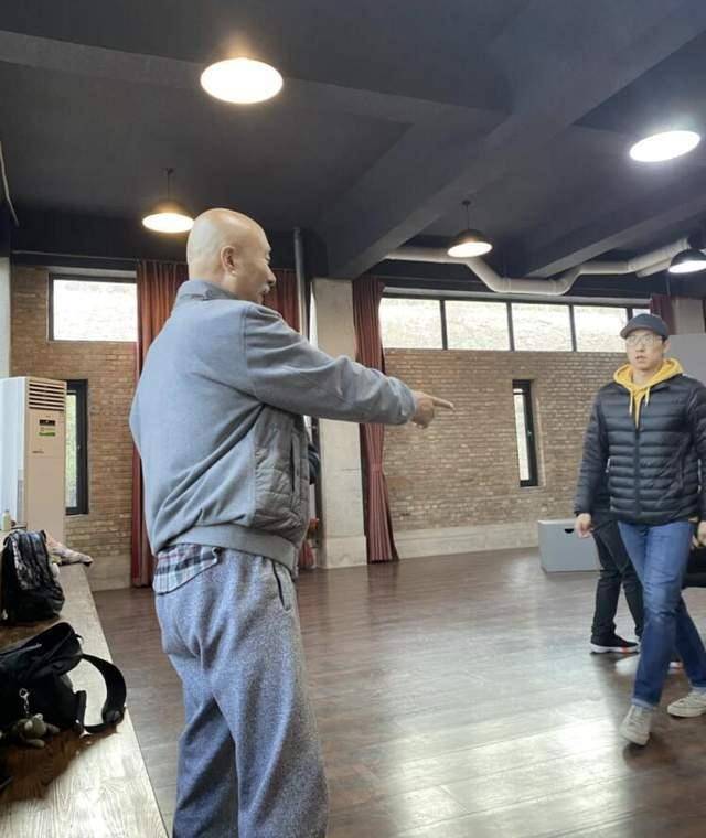 也超期待看到陈大愚能够继承陈佩斯的衣钵,为观众带来优秀的喜剧作品