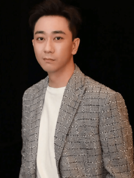 "小王爷"王自健,退圈与复出的前前后后